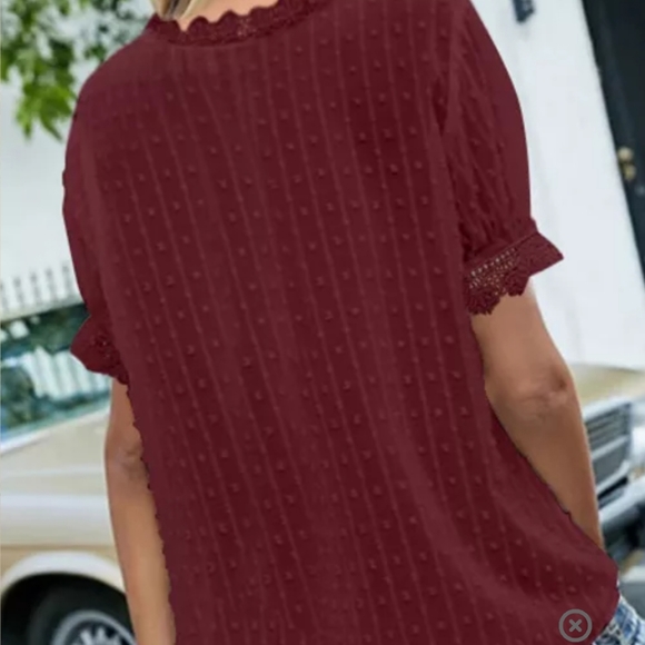 🍁New boutique Vneck swiss dot top - Picture 4 of 9